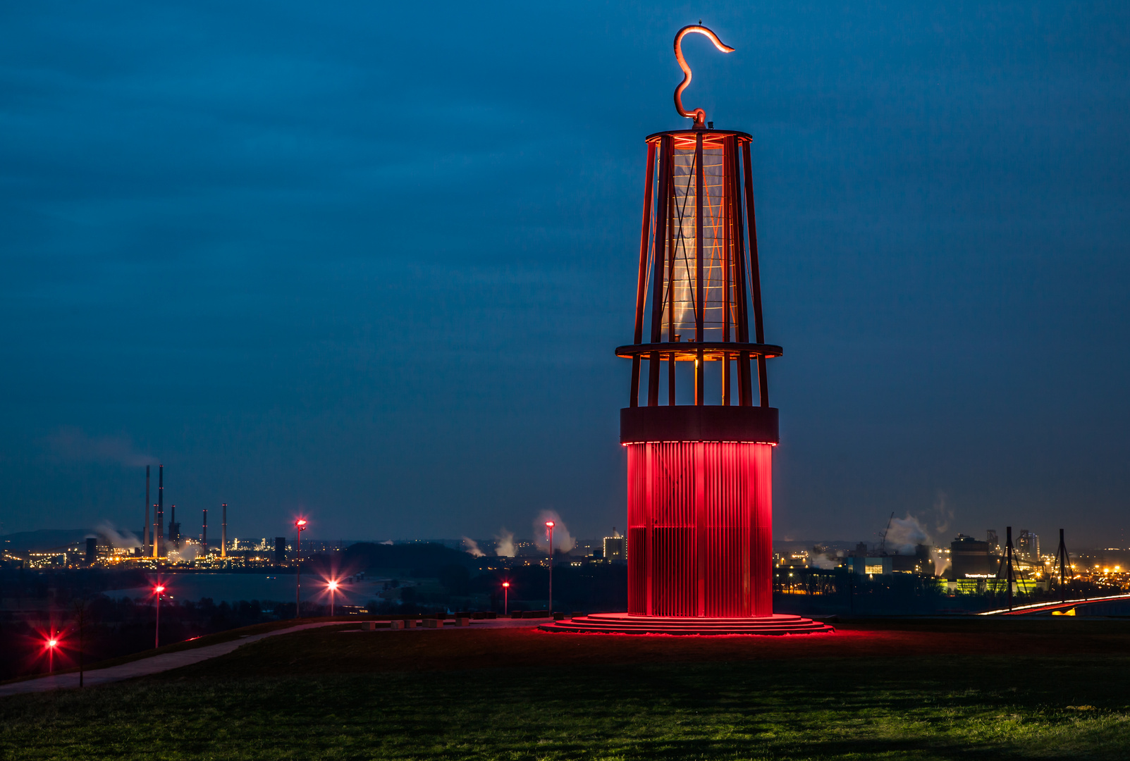 Das Geleucht I - Halde Rheinpreussen in Moers - Blick auf Duisburg