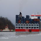 Das gewaltige Heck der RIJNBORG verschwindet in Richtung Kiel.