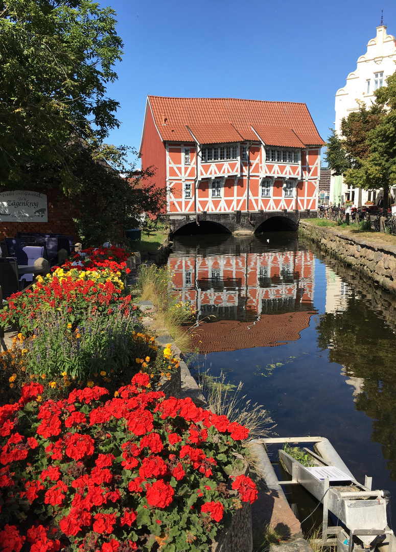 Das "Gewölbe" - Die "Grube" - oder: das "Rote Haus" - 