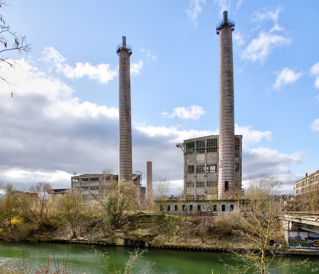 Das gigantische Chemiewerk....