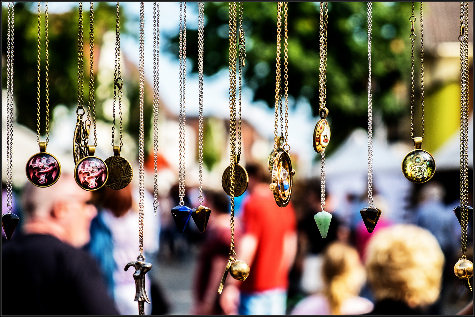 Das Gold hängt in der Straße