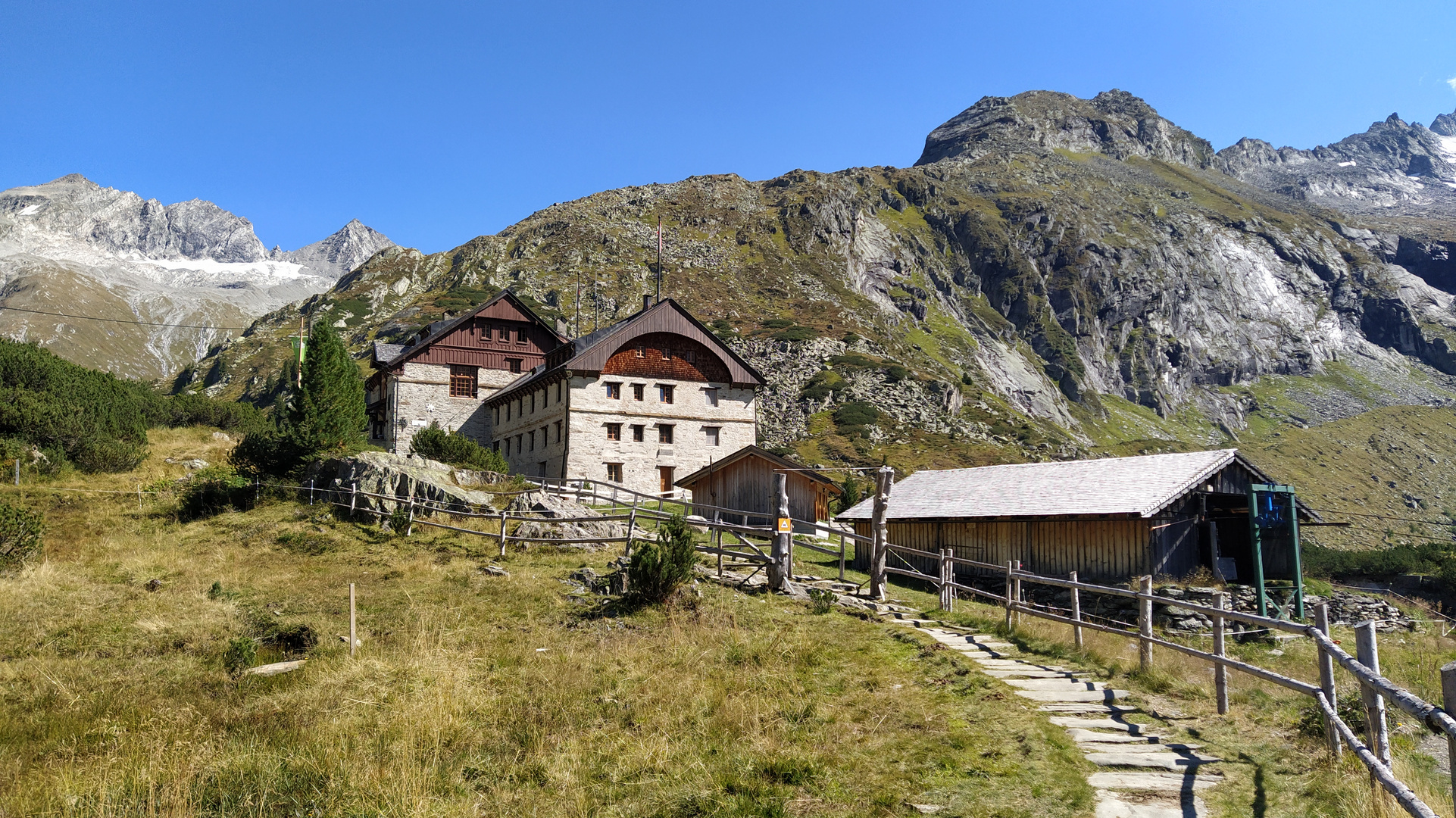 Das "Grandhotel" des DAV - die Berliner Hütte im Zillertal