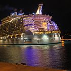 Das größte Kreuzfahrtschiff der Welt die " Allure of the seas "