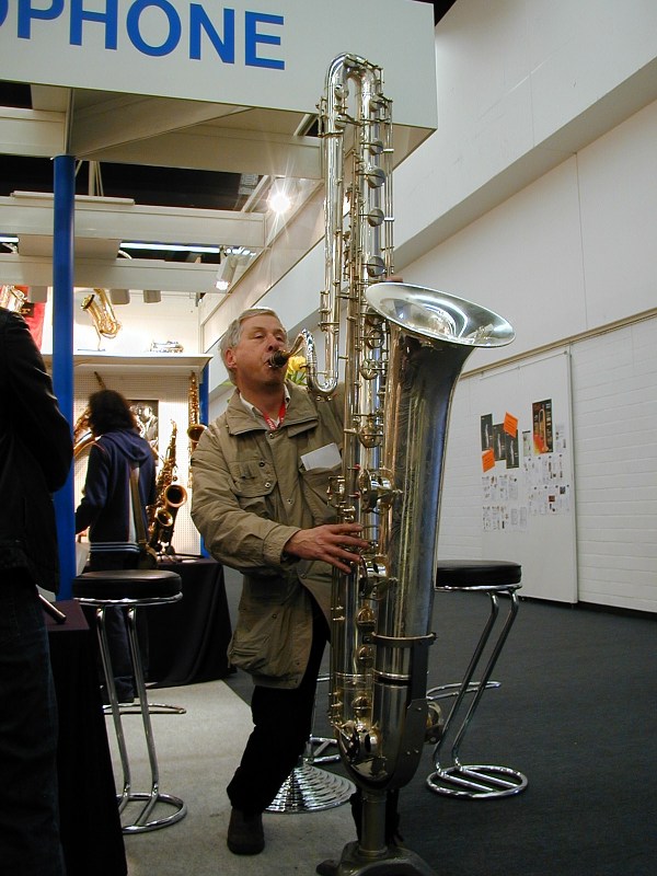 Das größte Saxophon der Welt: Kontrabaßsaxophon