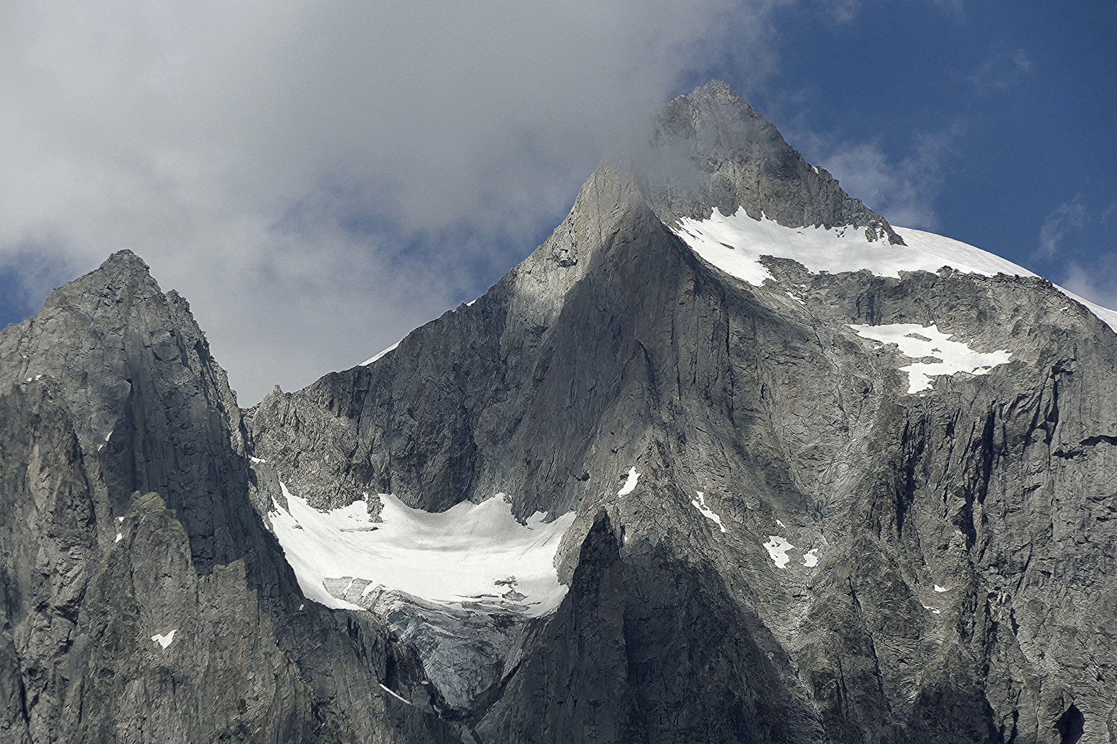 Das Grosse  Wannenhorn im Herbst