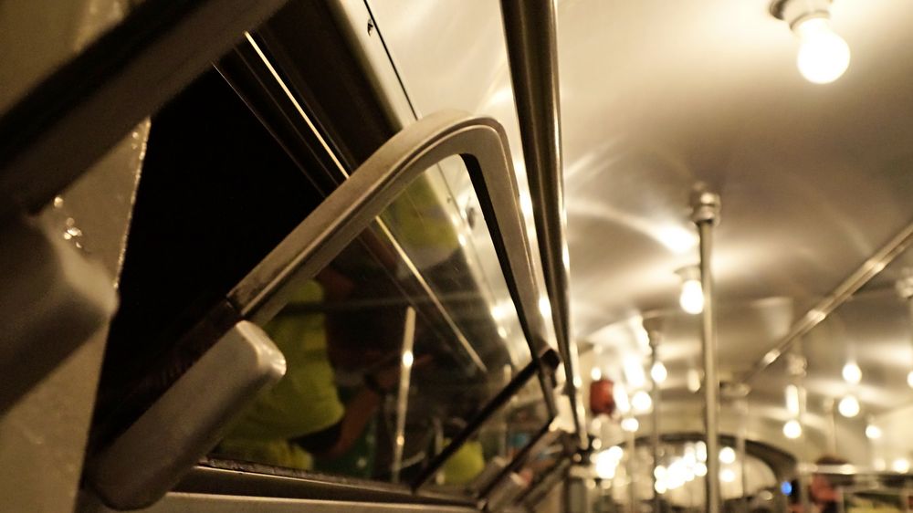 Das gute alte Klappfenster in einer Straßenbahn. Hier der Treibwagen 40