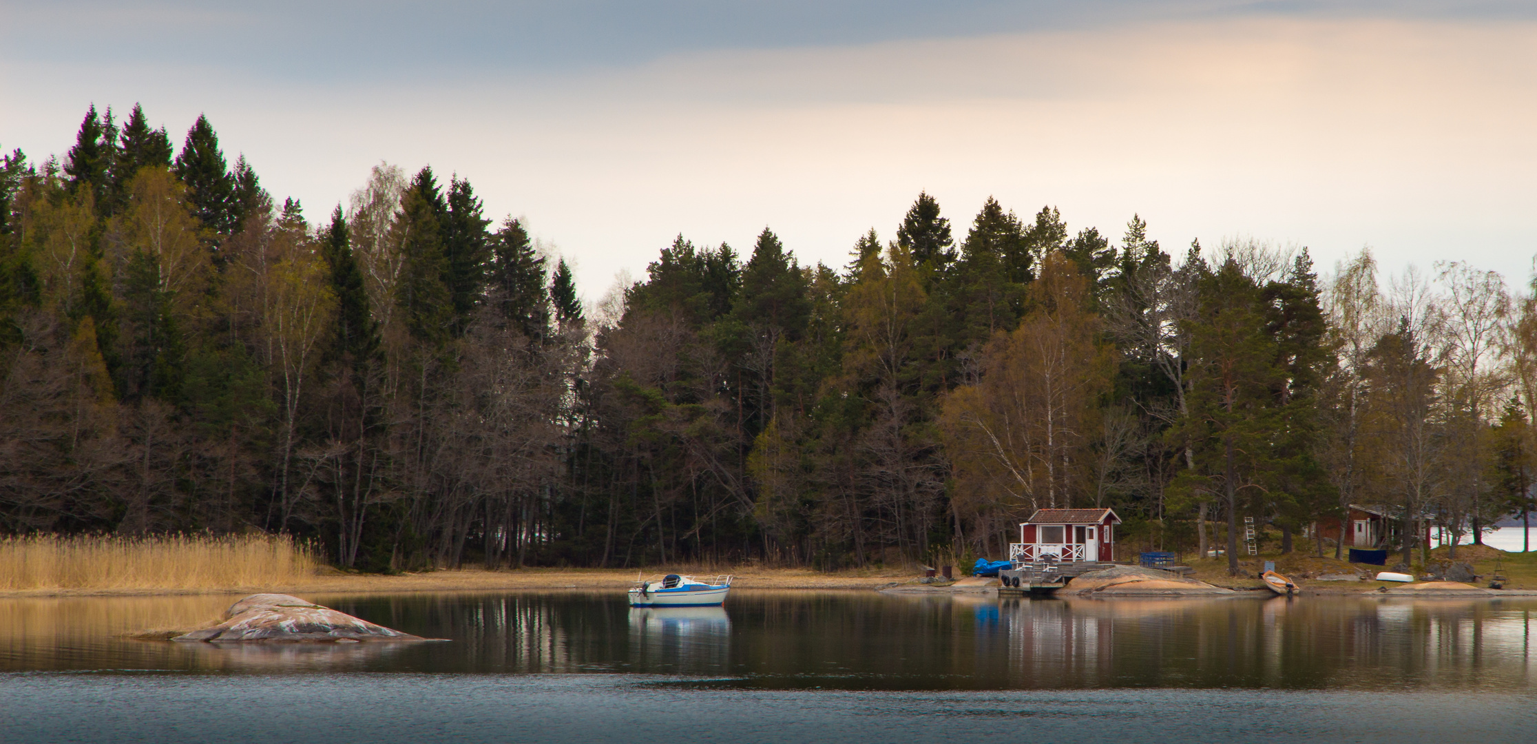 Das Häuschen am Wasser