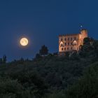 Das Hambacher Schloss und der Mond