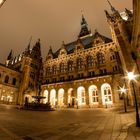 Das Hamburger Rathaus aus einer anderen Sicht.