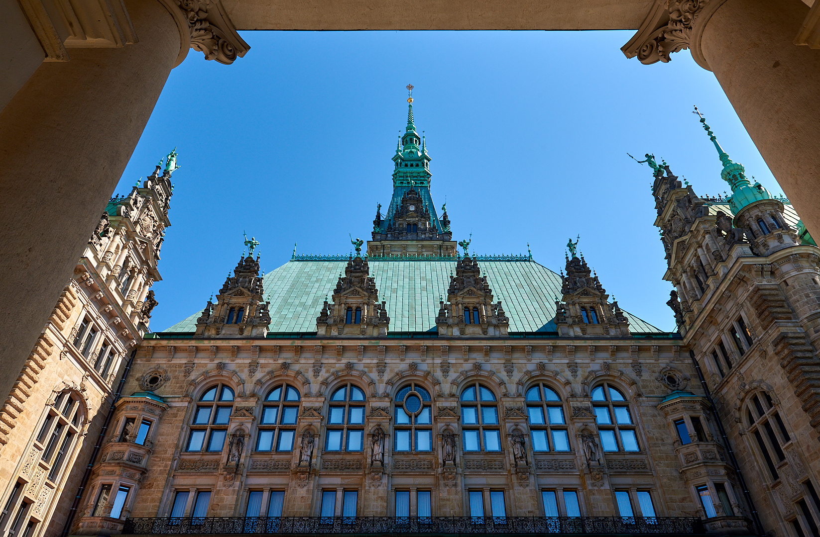 Das Hamburger Rathaus ist der Sitz der Bürgerschaft...