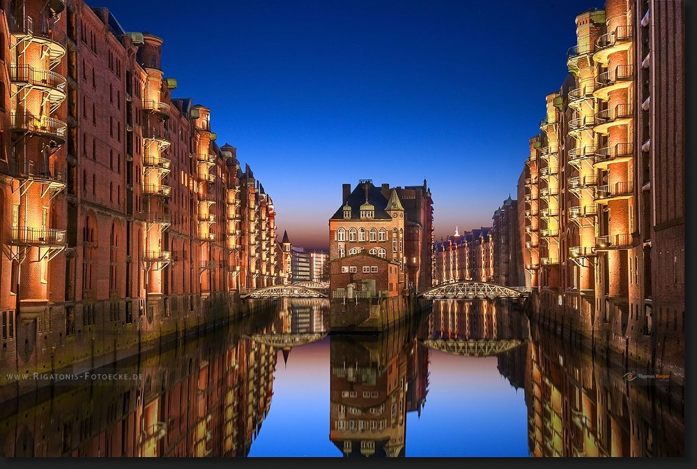 das Hamburger Wasserschlösschen in der Speicherstadt