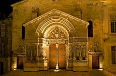 Das Hauptportal der Église Saint Trophime in Arles