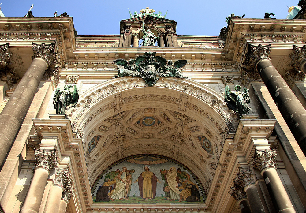 Das Hauptportal vom  Berliner Dom