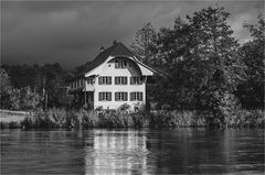 DAS HAUS AM FLUSS