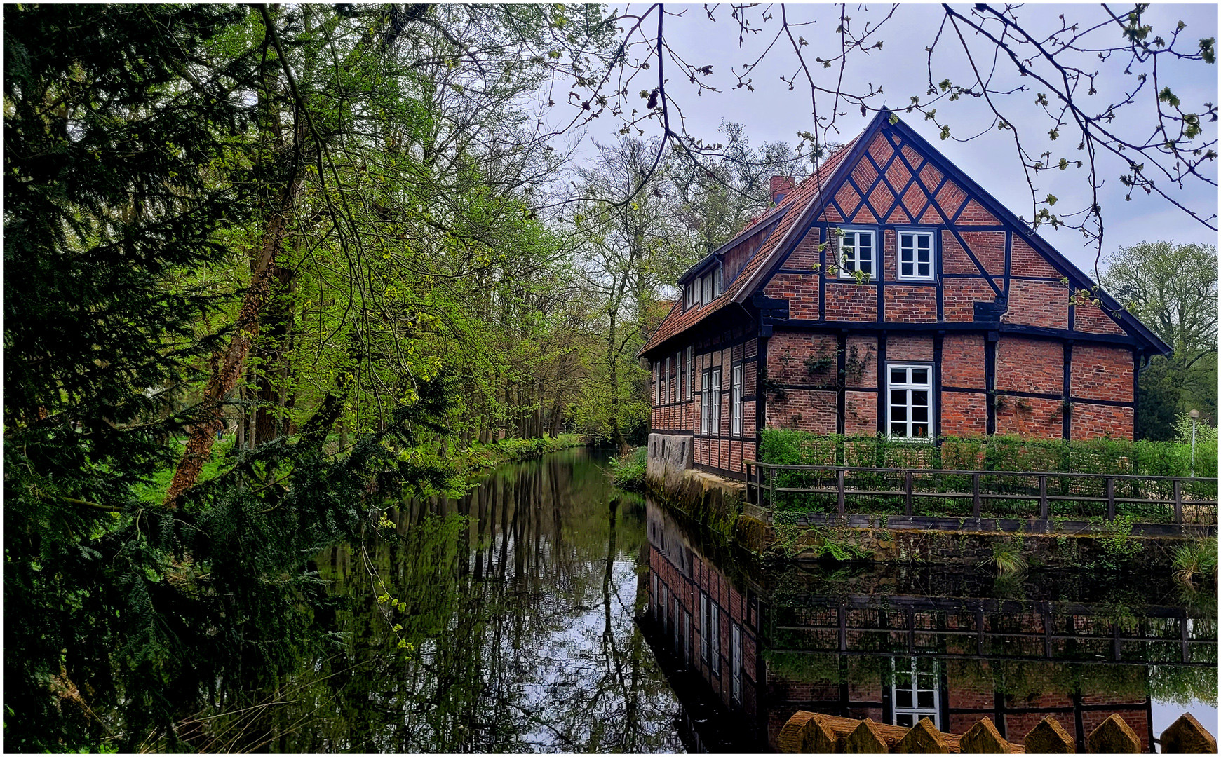 Das Haus am Kanal (V)