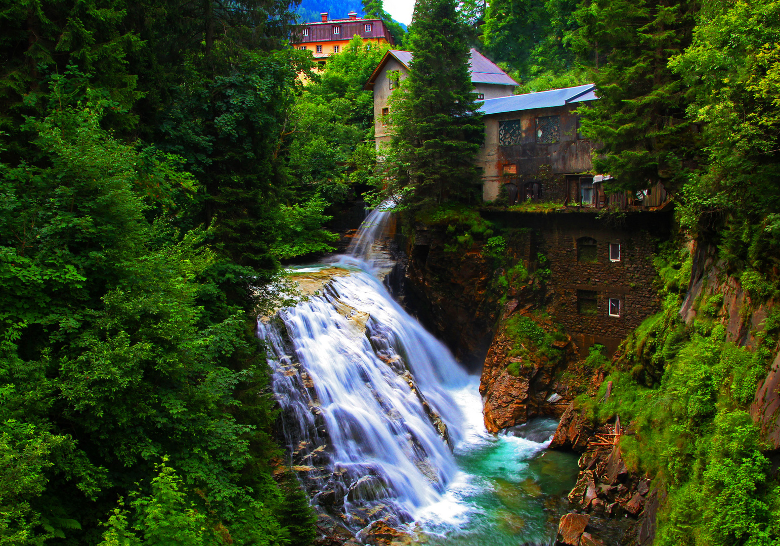 Das Haus am Wasserfall 