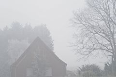 Das Haus im Nebel