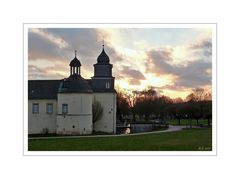 Das Haus oder auch Schloß Martfeld, in Schwelm ,gestern Abend bei schönen Sonnenuntergang.