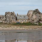 Das Haus zwischen den Felsen