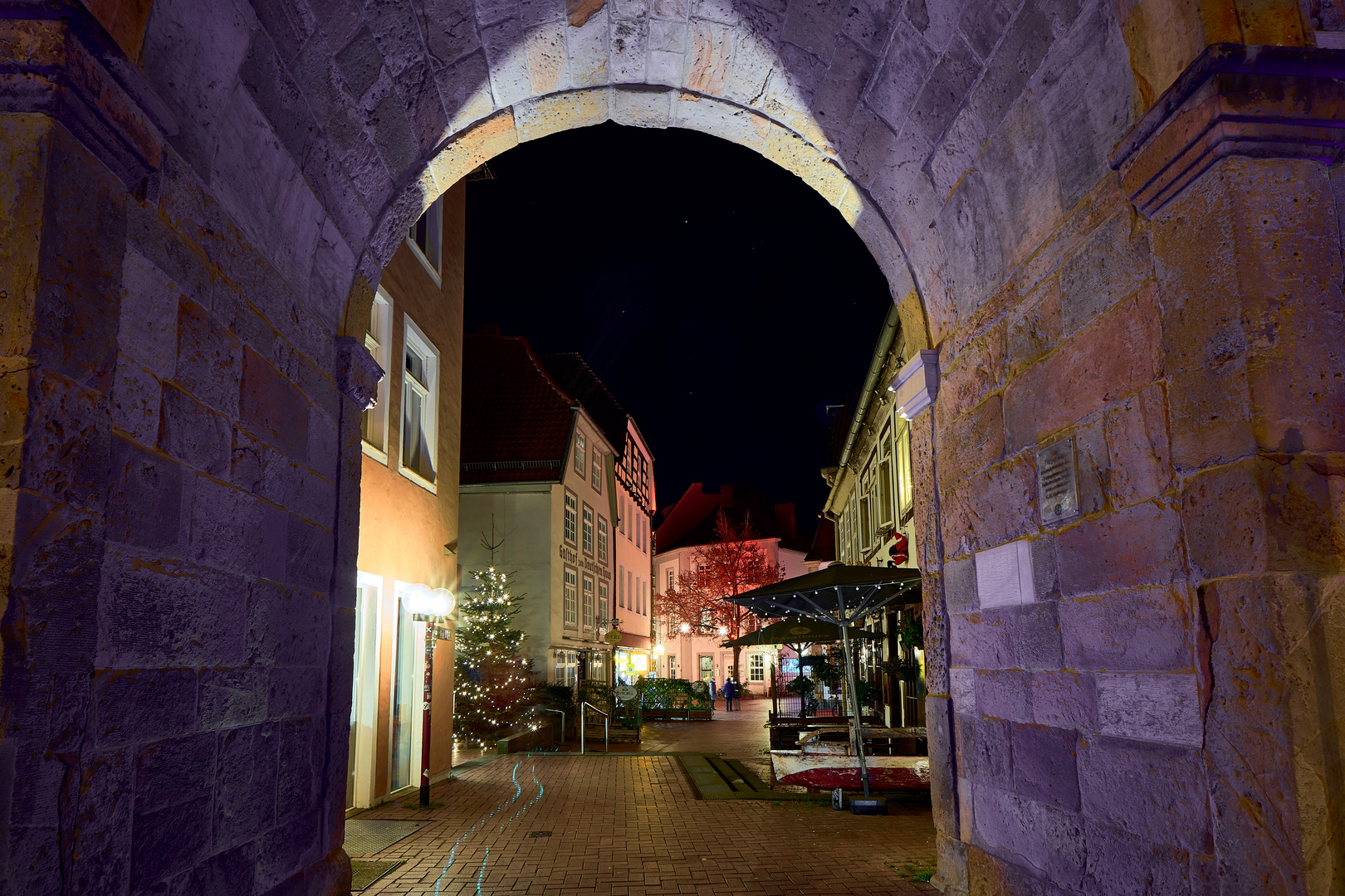 Das Heger Tor von Osnabrück an einem Winterabend