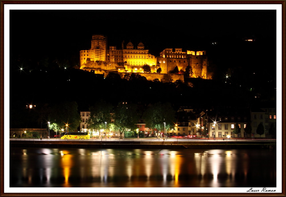 Das Heidelberger Schloss bei Nacht