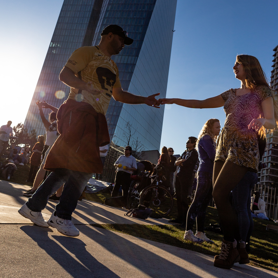 Das hessische Stonehenge - EZB Frankfurt - Tanztreff