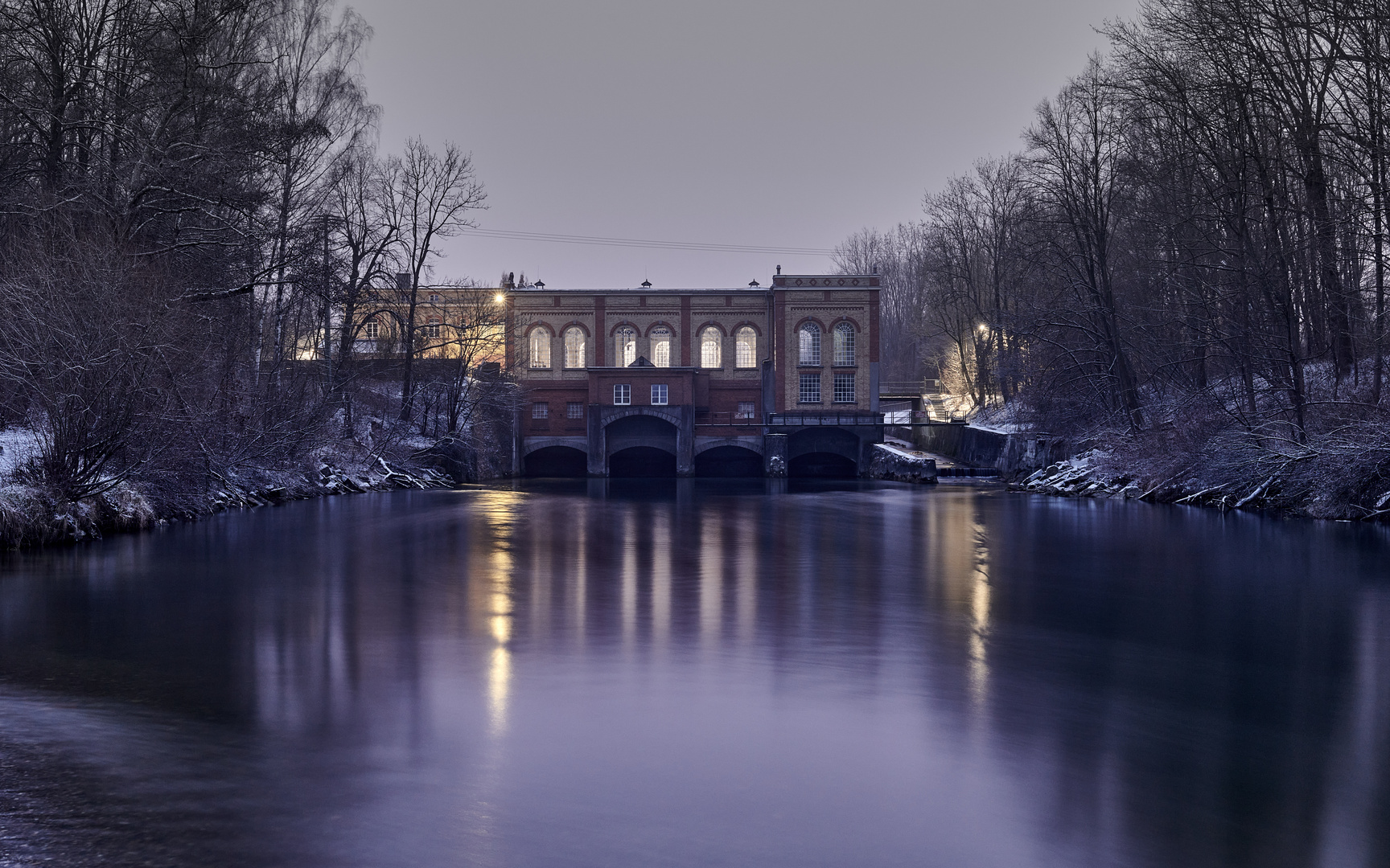 Das historische Flusskraftwerk Augsburg