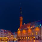 Das historische Rathaus von Tallinn im Winter