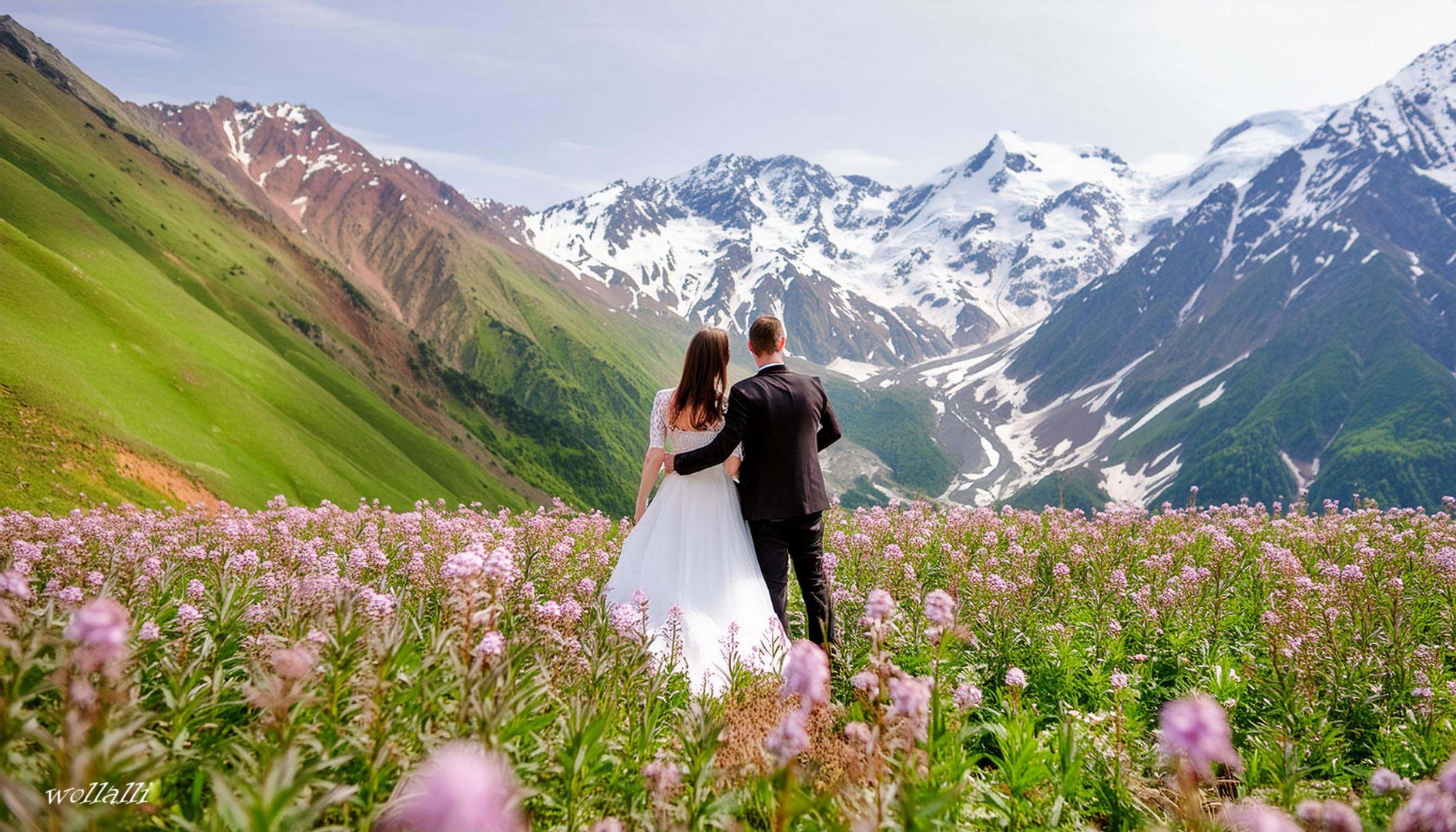 Das Hochzeitsshooting in den Bergen (KI)