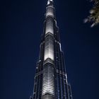 Das höchste Gebäude der Welt - der Burj Khalifa in Dubai - bei Nacht.