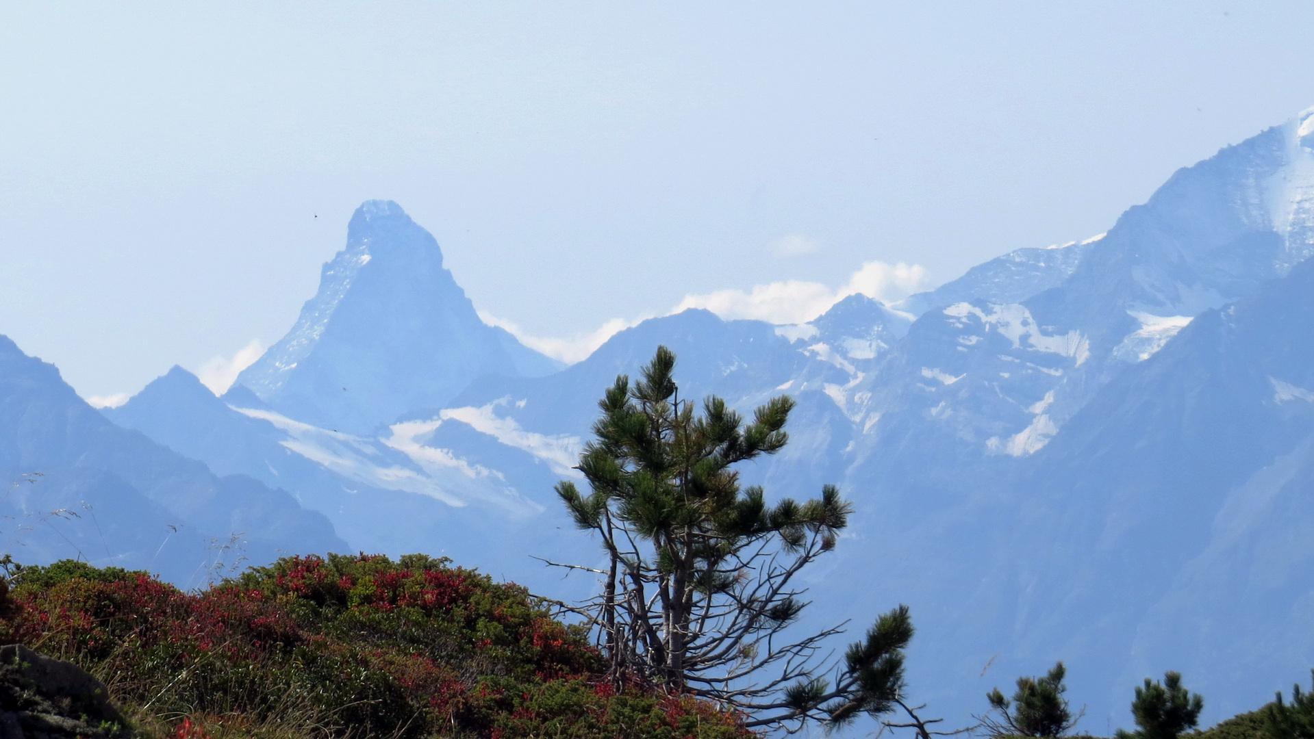 Das Höru (Matterhorn) im Hintergrund