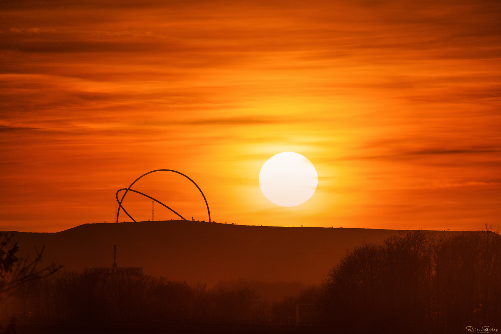 Das Horizontobservatorium im Sonnenuntergang