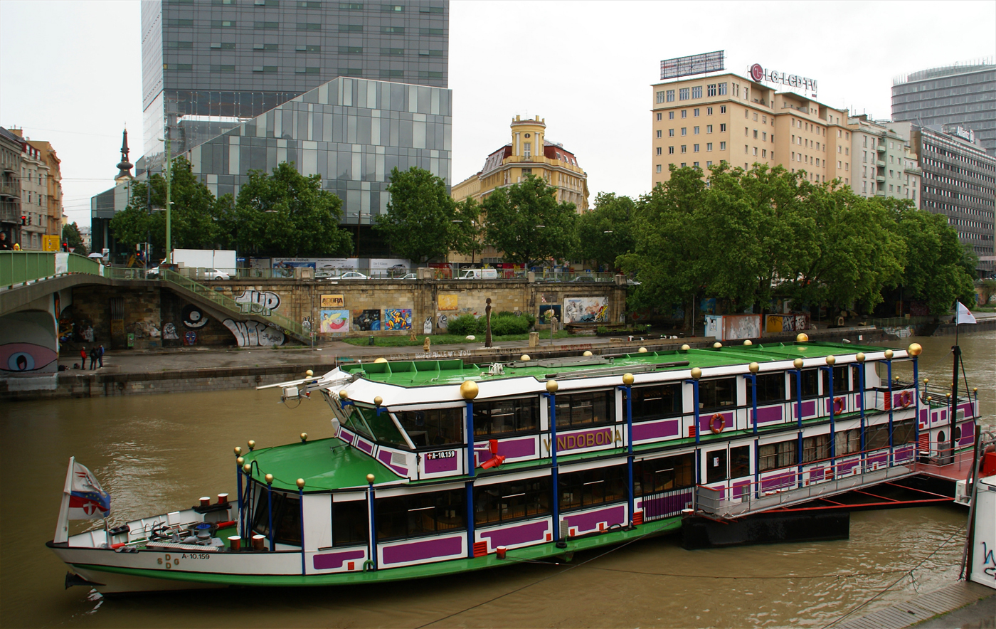 ..das Hundertwasserschiff..