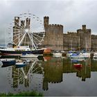 Das imposante Caernarfon Castle ist Teil ...