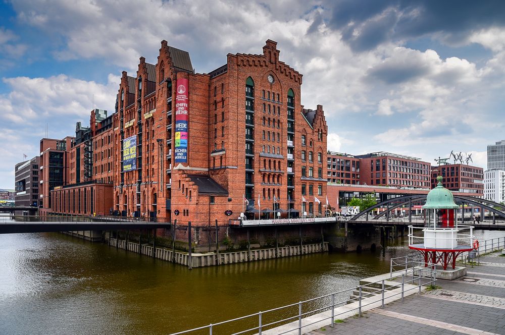 Das Internationale Maritime Museum Hamburg Foto & Bild architektur, world, wolken Bilder auf