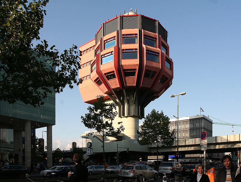 das ist der bierpinsel in berlin