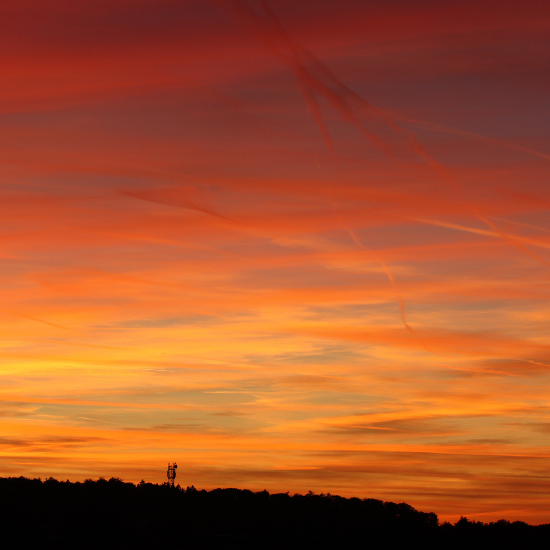 das ist der Mast, der uns endlich schnelles Internet beschert hat ;)