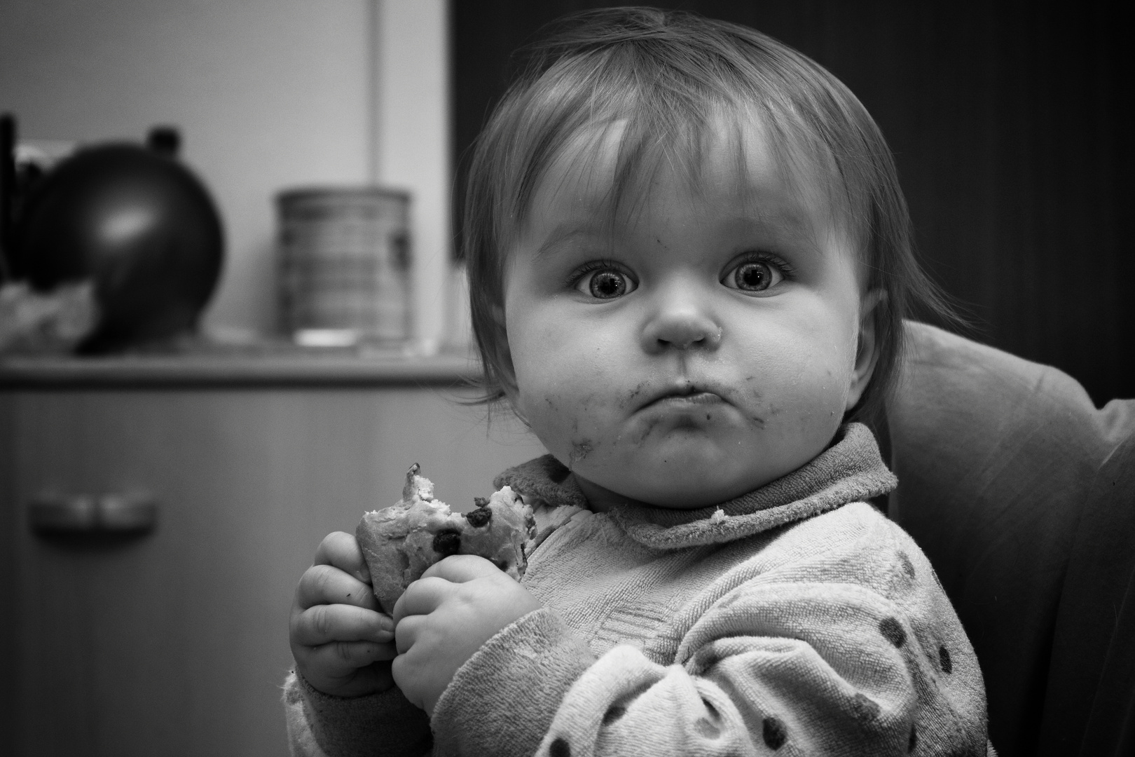 "Das ist MEIN Schokobrötchen!!!"