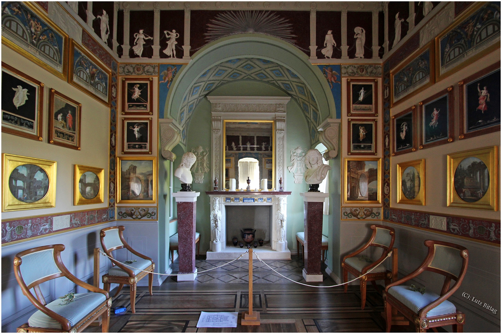 Das Kaminzimmer in der Villa Hamilton