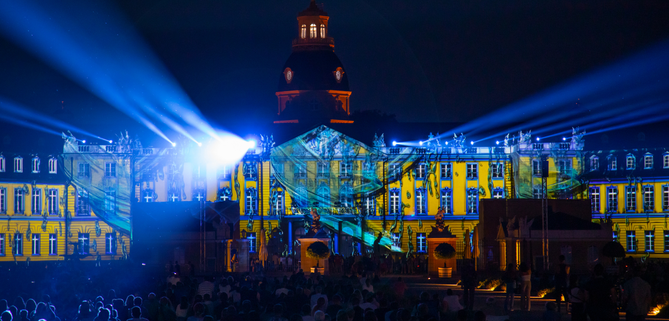 Das Karlsruher Schloss während der ÖRK-Vollversammlung