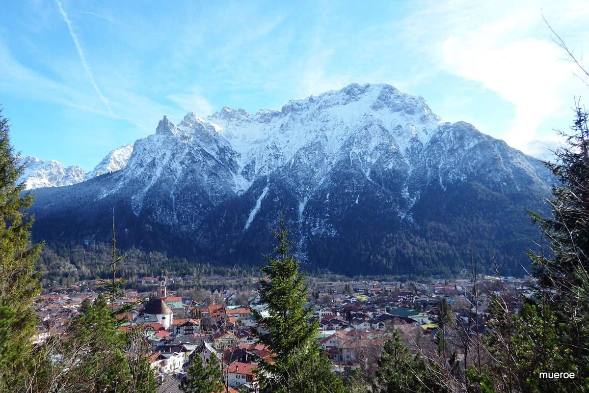 Das Karwendelgebirge oberhalb Mittenwald