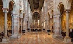 Das Kircheninnere der Basilica San Zeno in Verona