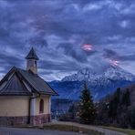 Das Kirchlein und der Berg