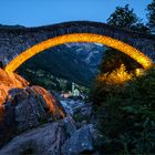 das Kirchlein unter der Brücke