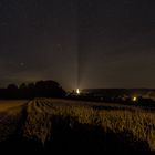 Das Kirchlein von Neuhausen strahlt bei Nacht