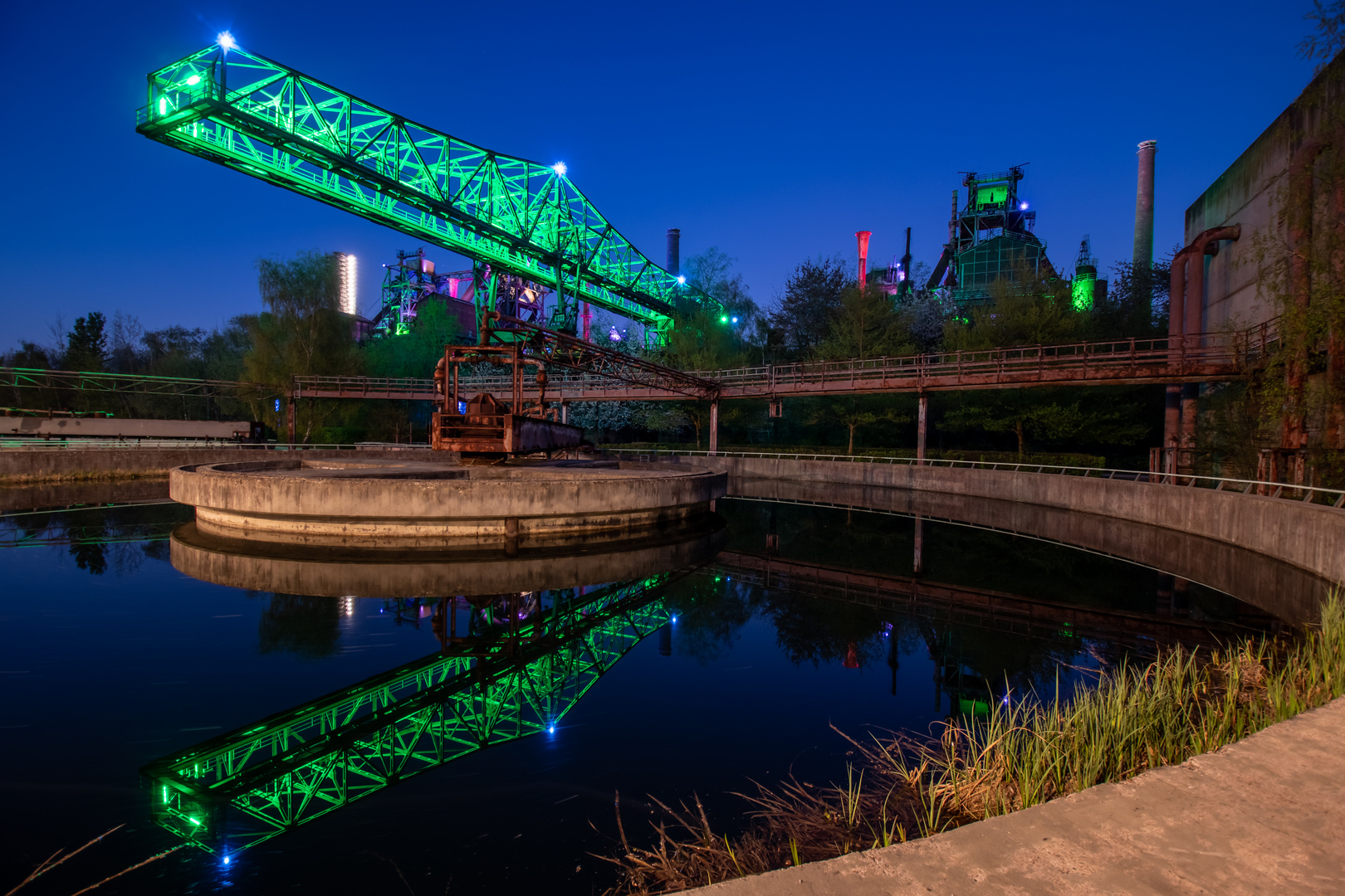 Das Klärbecken, der Spiegel des Landschaftspark