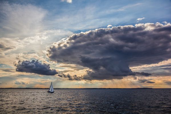 Das kleine Boot und die große Wolke