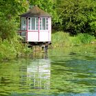 Das kleine Häuschen am See