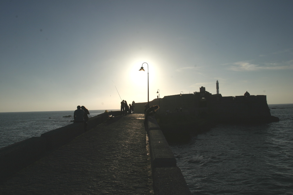 Das kleine Kastell vor Cadiz in der Abendsonne