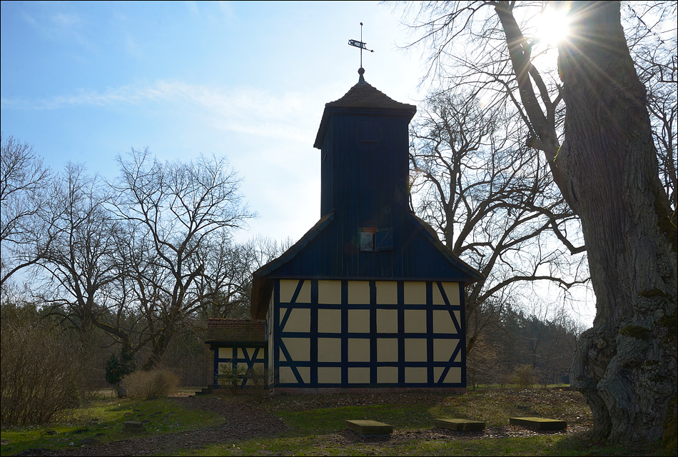 Das kleine Kirchlein im Grünen…,